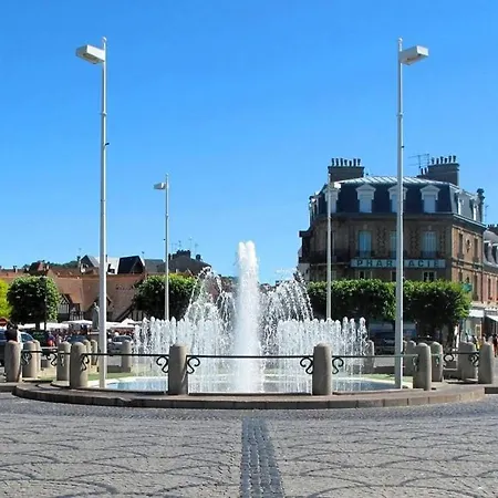 Maison En Plein Coeur De Deauville, A Pied, 6 Personnes Holiday home